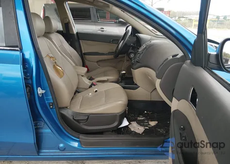 2012 Hyundai Elantra Touring Se z USA, uszkodzony, nr VIN KMHDC8AE3CU134317